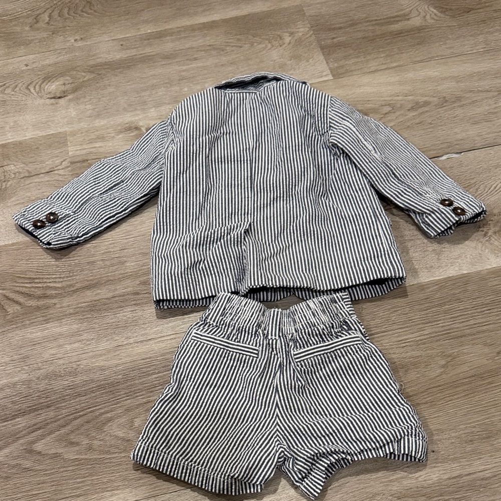 Striped Blazer and Shorts Set - Picture 2 of 2